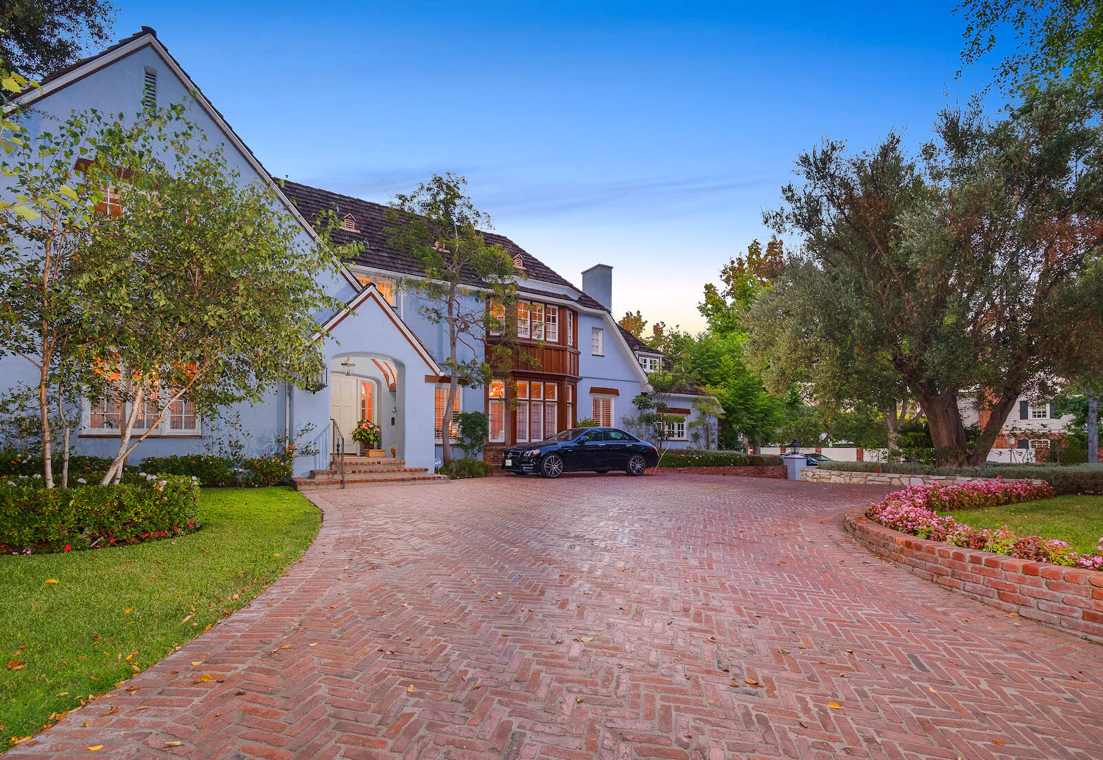 602 N RODEO DR.
